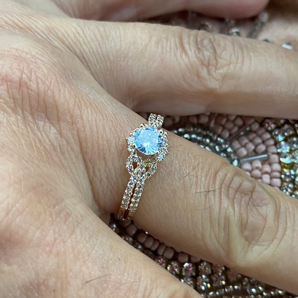 14k Solid Yellow Gold Engagement Ring - Picture 14 of 15